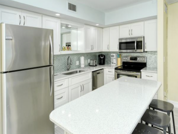 Charming Vacation Rental on Longboat Key. Call Today.